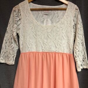 Nwt. Coveted clothing, large dress with round neck, white lace, bodice,
